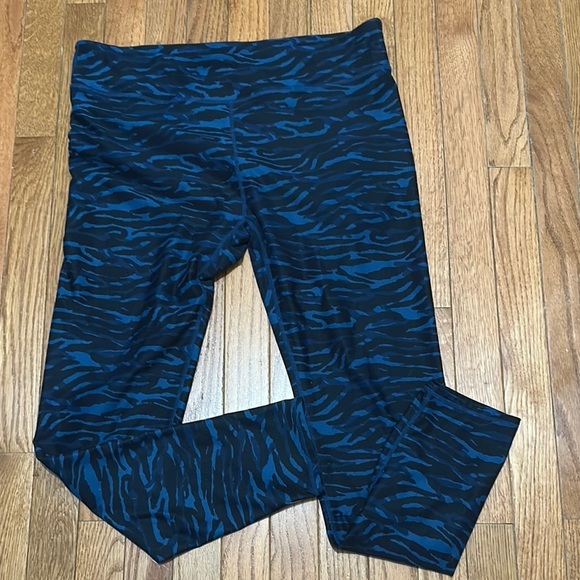 Fabletics Pants - Fabletics Blue and Black Animal Print Leggings Size XLarge